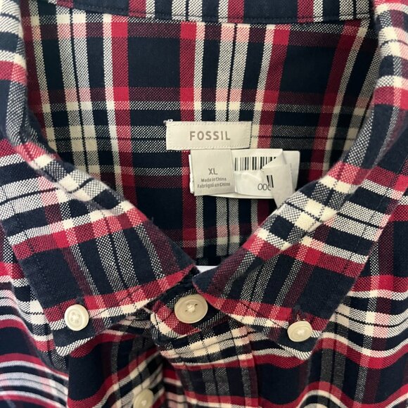 Fossil Men's Red White Blue Plaid XL Shirt Excellent condition - Picture 3 of 5
